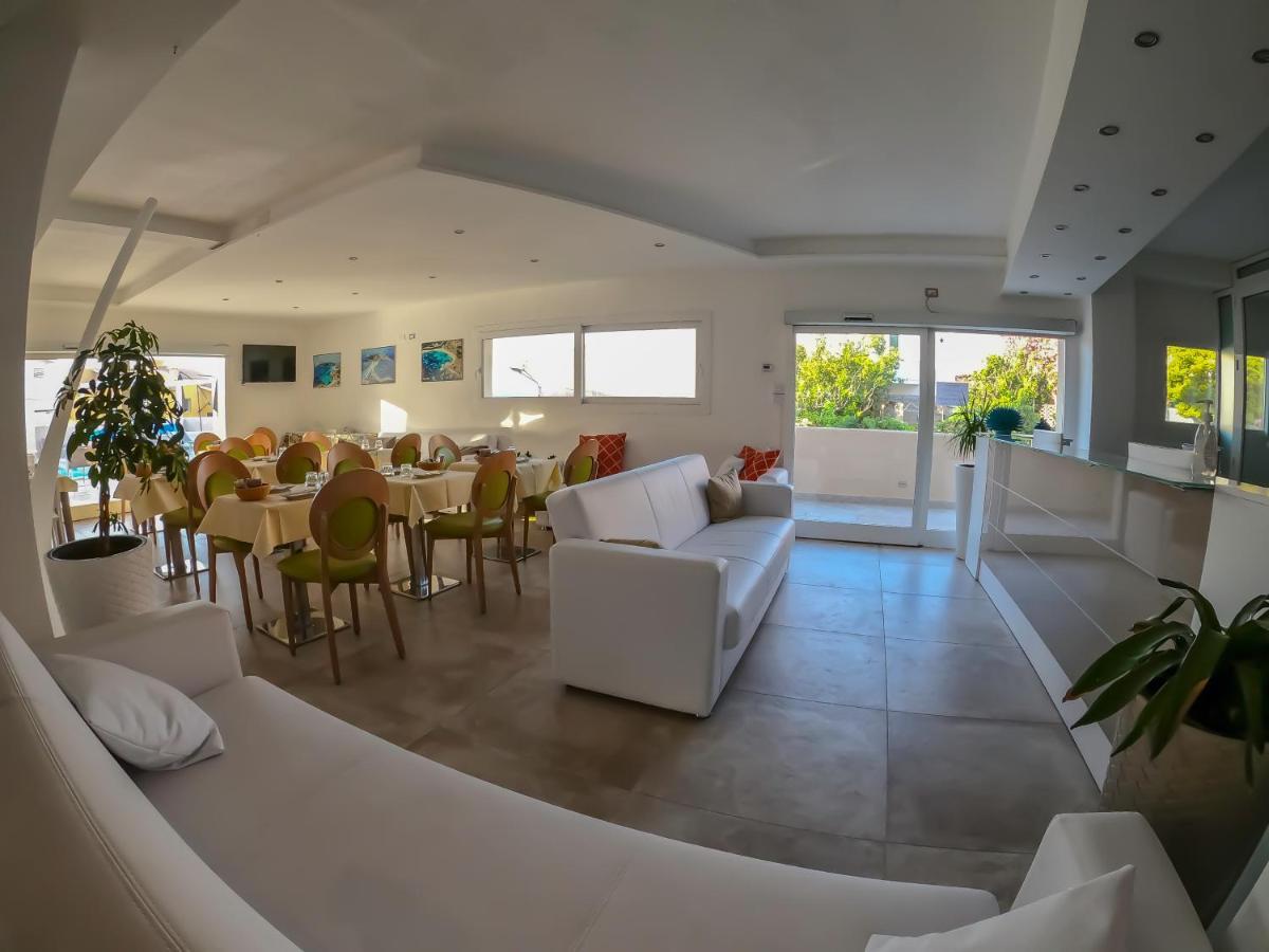 Rena Bianca Suite By La Contessa ซานตา เตเรซา กัลลูรา ภายนอก รูปภาพ